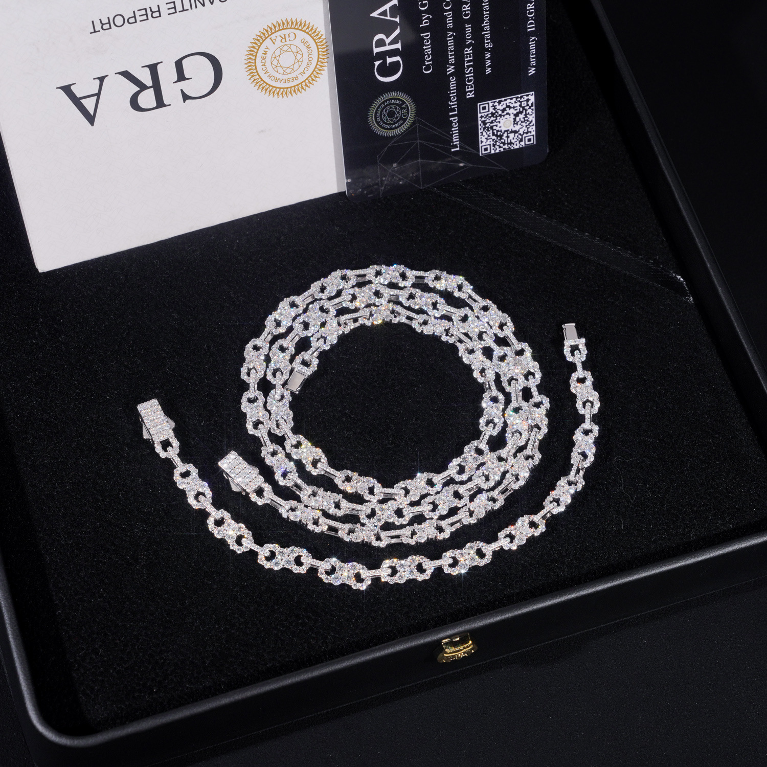 Moissanite Figure-8 Link Chain — VVS Iced, 925 Silver — NOVAE ATELIER