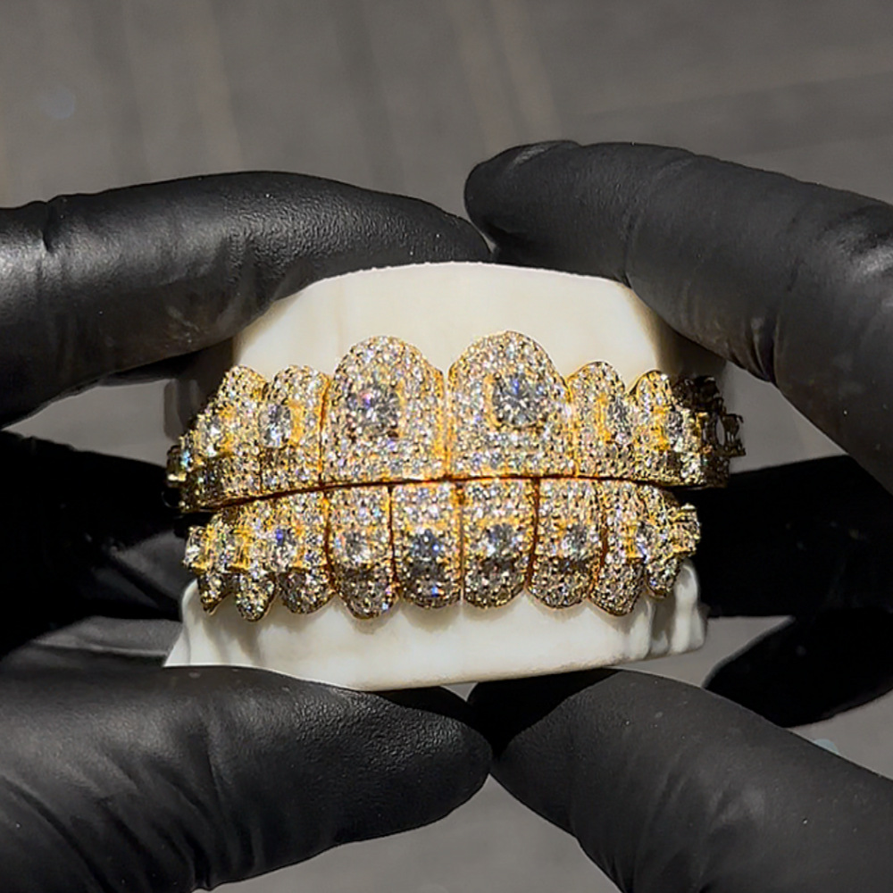 Custom Grillz — Fully Iced Moissanite, Raised Center Stone, Silver — NOVAE ATELIER