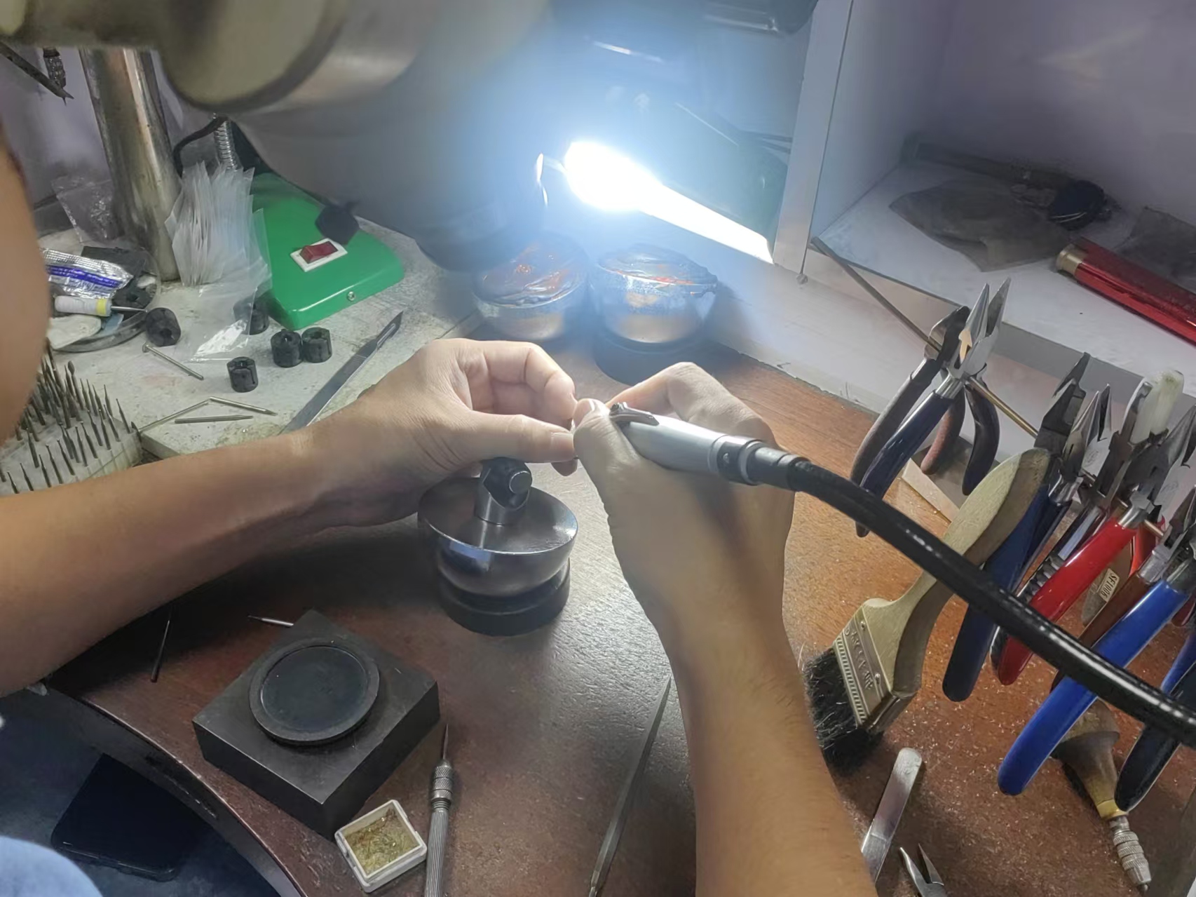 Handcrafting jewelry at NOVAE ATELIER
